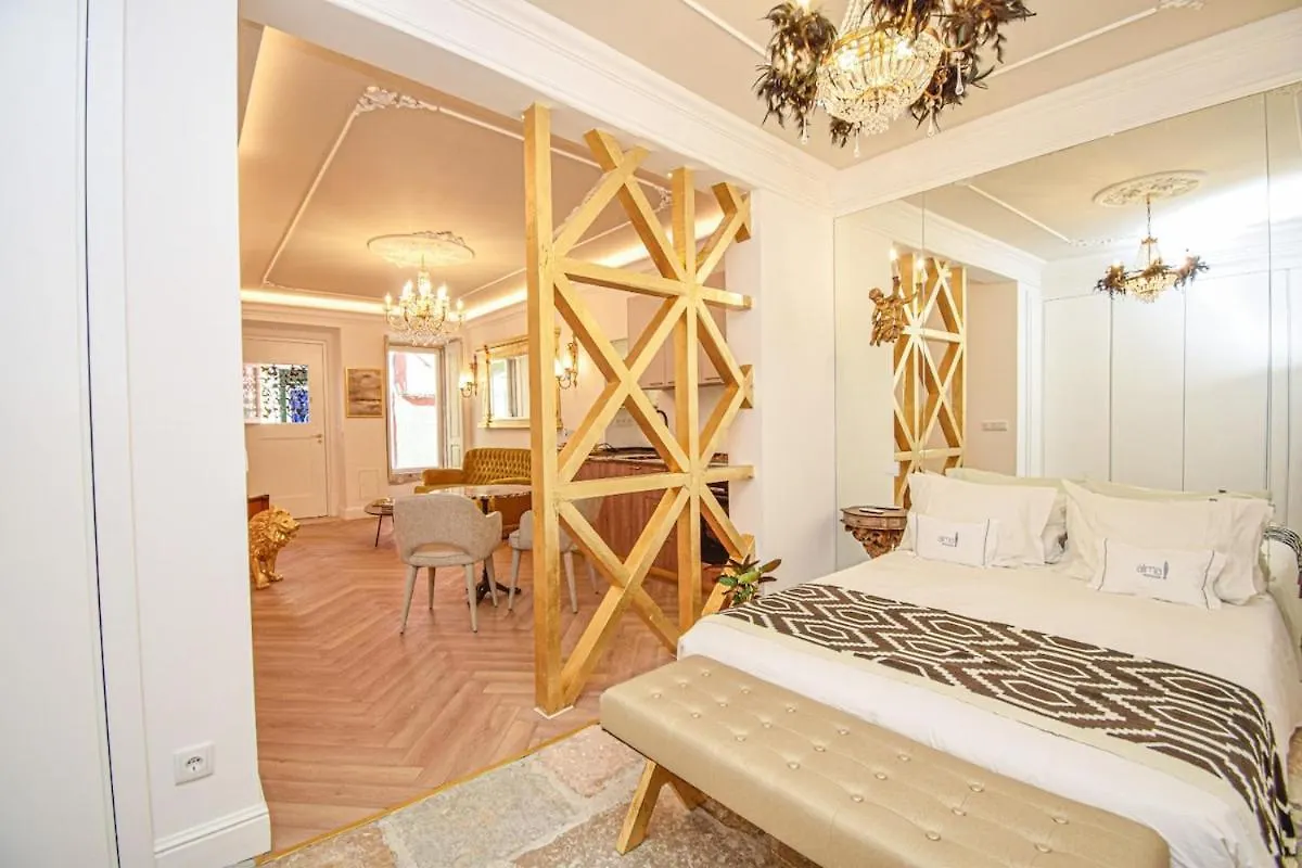 New Exquisite Cozy Baroque Apartment Portuguese Soul 2P Lisbon 0*,  Portugal